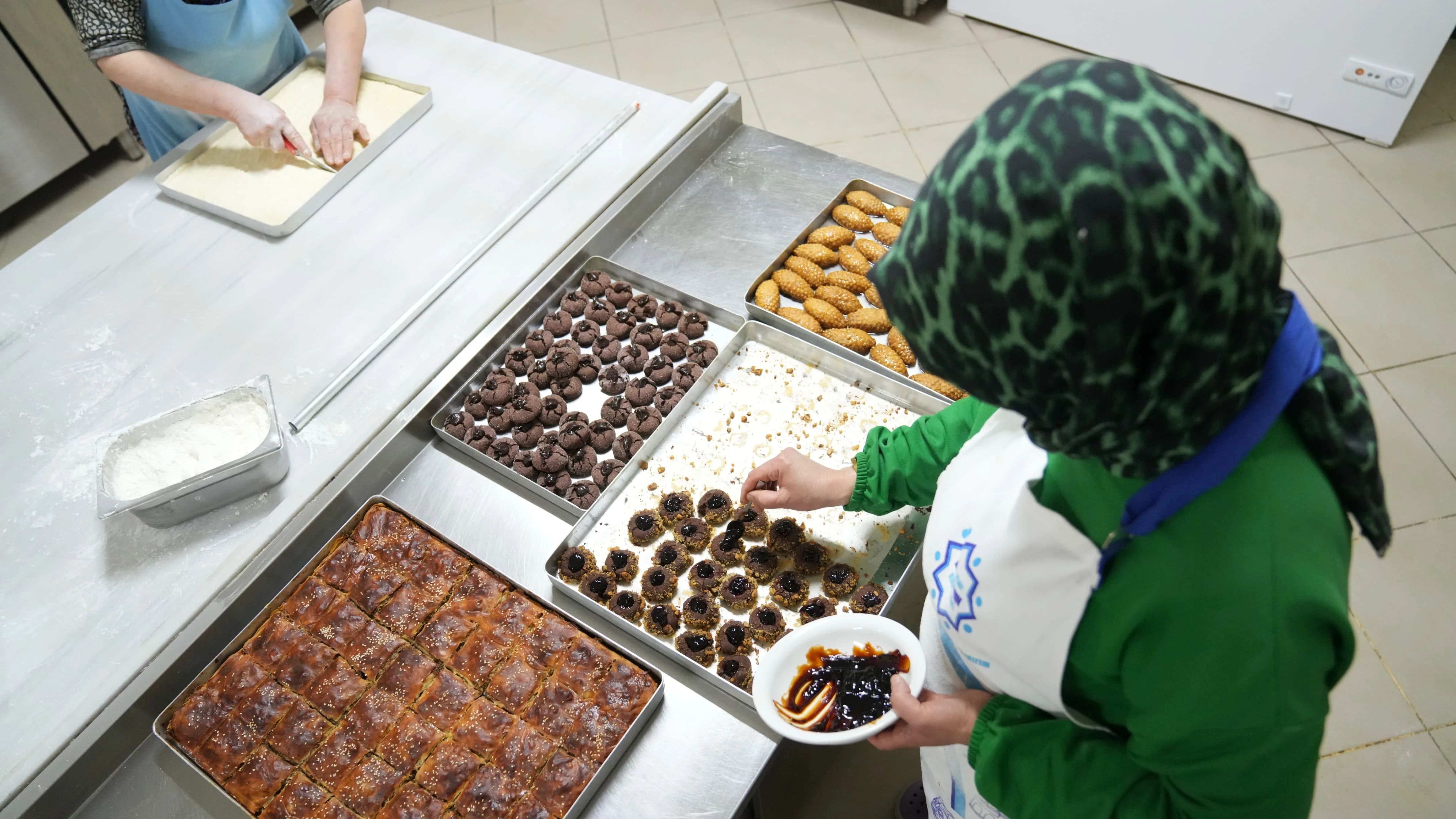 Malatya'da bayram tatlıları Kadın Kooperatifi’nden! El emeği ürünler sunuluyor