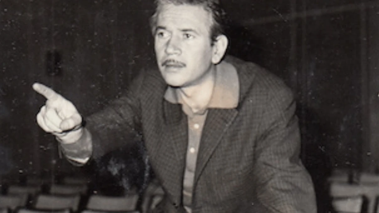 Yeşilçam’ın Nayır, nolamaz ve nevet diyen jönünü seslendiren Abdurrahman Palay kimdir? Hangi sanatçıların seslendirmesini yaptı? 8 Abdurrahman Palay 4