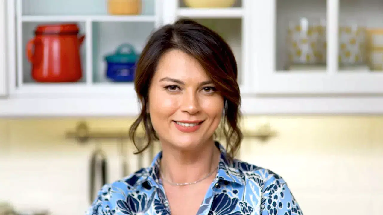 Açelya Akkoyun’un abisi neden öldü? Demokan Akkoyun kimdir? 4 Acelya Akkoyun 1