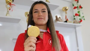 Hatice Akbaş Kadınlar Dünya Boks Şampiyonası’nda finale yükseldi!