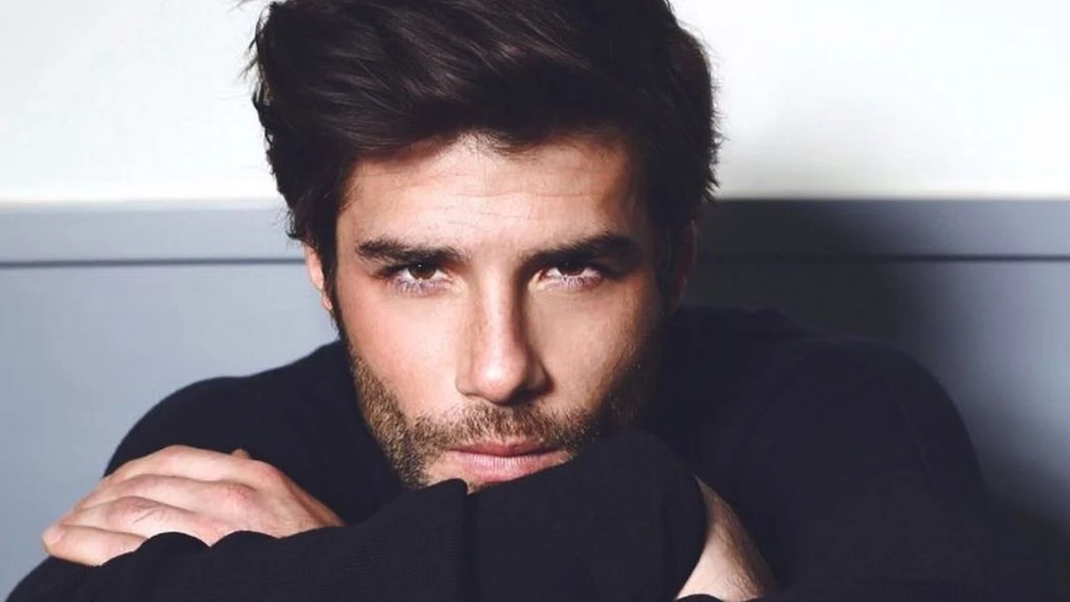 Berk Cankat kimdir kaç yaşında? Berk Cankat kiminle sevgili hangi dizilerde oynadı?