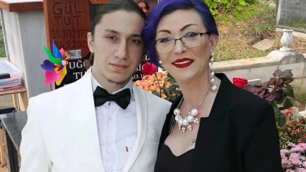 Güllü’nün oğlu Tuğberk sosyal medya hesabından paylaştı! Annesinin kabrini ziyaret etti