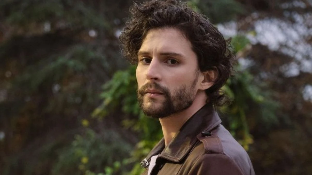 Ahu Yağtu kendinden yaşça küçük sevgilisi Bora Cengiz ile ilk kez görüntülendi! 9 Ahu Yağtu kendinden yaşça küçük sevgilisi Bora Cengiz ile ilk kez görüntülendi!