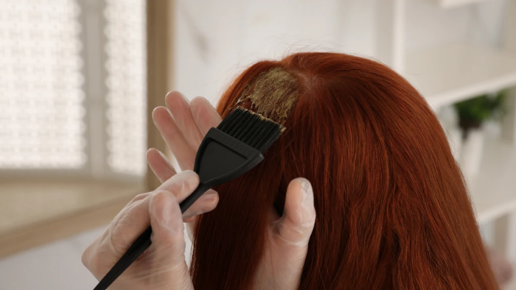 Beyaz saça kına nasıl yakılır? Güzellik Uzmanı Şems Arslan’ın tarifi 4 Adsiz tasarim 16 48