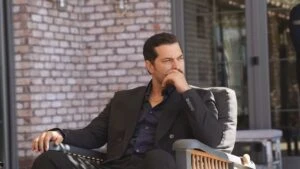 Eşref Rüya dizisinde Çağatay Ulusoy ve İlker Aksum’un sahnesi çok konuşuldu! “ İlker Aksum’un dizi tarihinin en kısa konuğu olarak tarihe geçti”