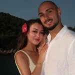 Galatasaraylı futbolcu Ahmed Kutucu fenomen sevgilisi Asena Atalar’a evlilik teklifi etti!
