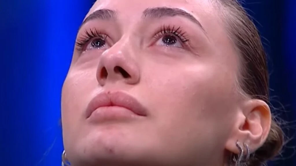 MasterChef 2025 Nisa gözyaşlarına hakim olamadı! Stüdyoda duygu dolu anlar yaşandı!
