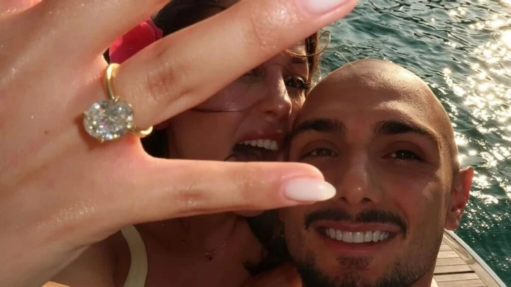 Ahmed Kutucu ve Asena Atalar evlilik yolunda ilk adımı attı! Çiftin nişan töreni sosyal medyayı salladı