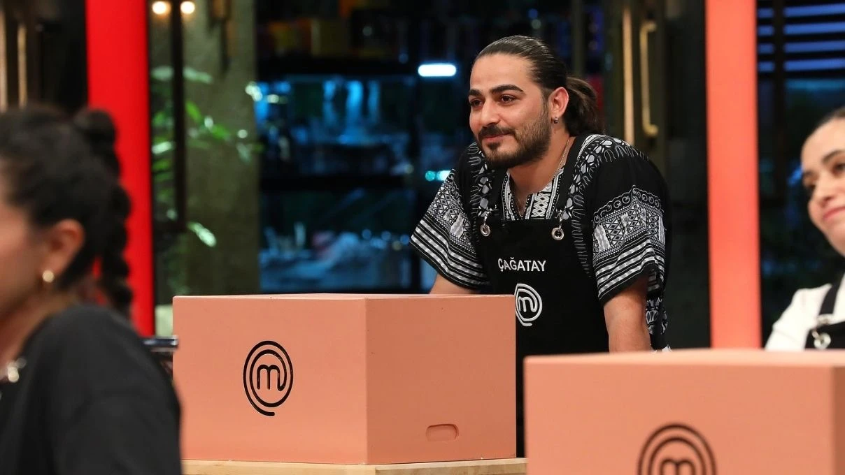 MasterChef 2025 Çağatay’dan kırmızı takıma eleştiri bombardımanı! Cansu ve Ayla’ya sert sözler 4 MasterChef 2025 Çağatay’dan kırmızı takıma eleştiri bombardımanı! Cansu ve Ayla’ya sert sözler