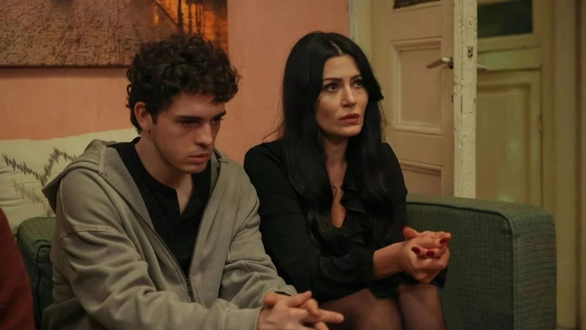 Çarpıntı 9. Bölüm Halit’in dönüşü Alkan ailesini sarsıyor! Geçmişin sırları ortaya mı çıkıyor? 5 Adsiz tasarim 23 92