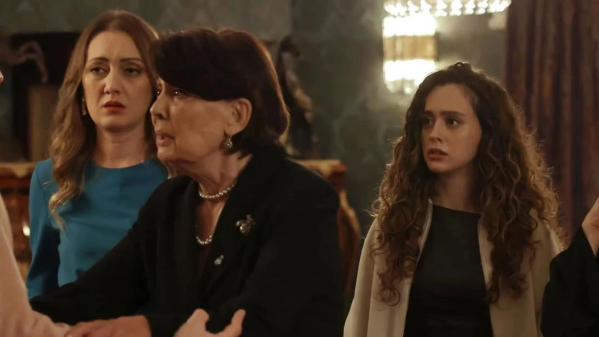 Çarpıntı 9. Bölüm Halit’in dönüşü Alkan ailesini sarsıyor! Geçmişin sırları ortaya mı çıkıyor? 6 Adsiz tasarim 24 101