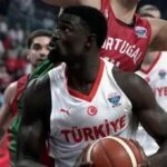 Adem Bona kimdir kaç yaşındadır? Milli basketbolcu Adem Bona aslen nerelidir?