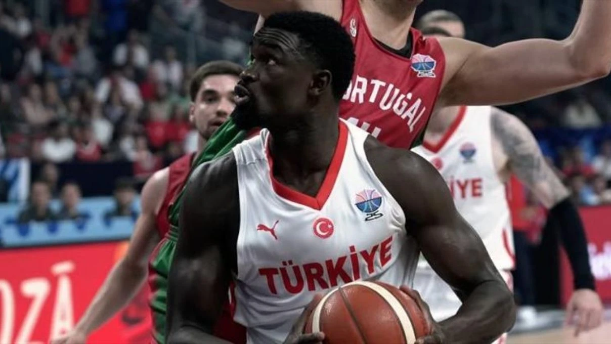Adem Bona kimdir kaç yaşındadır? Milli basketbolcu Adem Bona aslen nerelidir?