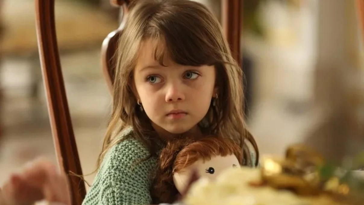 Aynadaki Yabancı 6. Bölümde Defne yolun sonuna mı geldi? Emirhan’ın Defne’ye hazırladığı sürpriz şok etti! 7 Adsiz tasarim 25 100