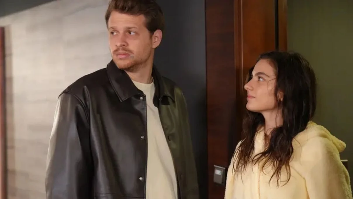 Taşacak Bu Deniz’de Esme Furtuna Eleni’ye gerçeği söyleyecek mi? Eleni her şeyi öğrenecek mi? 9 Adsiz tasarim 28 91