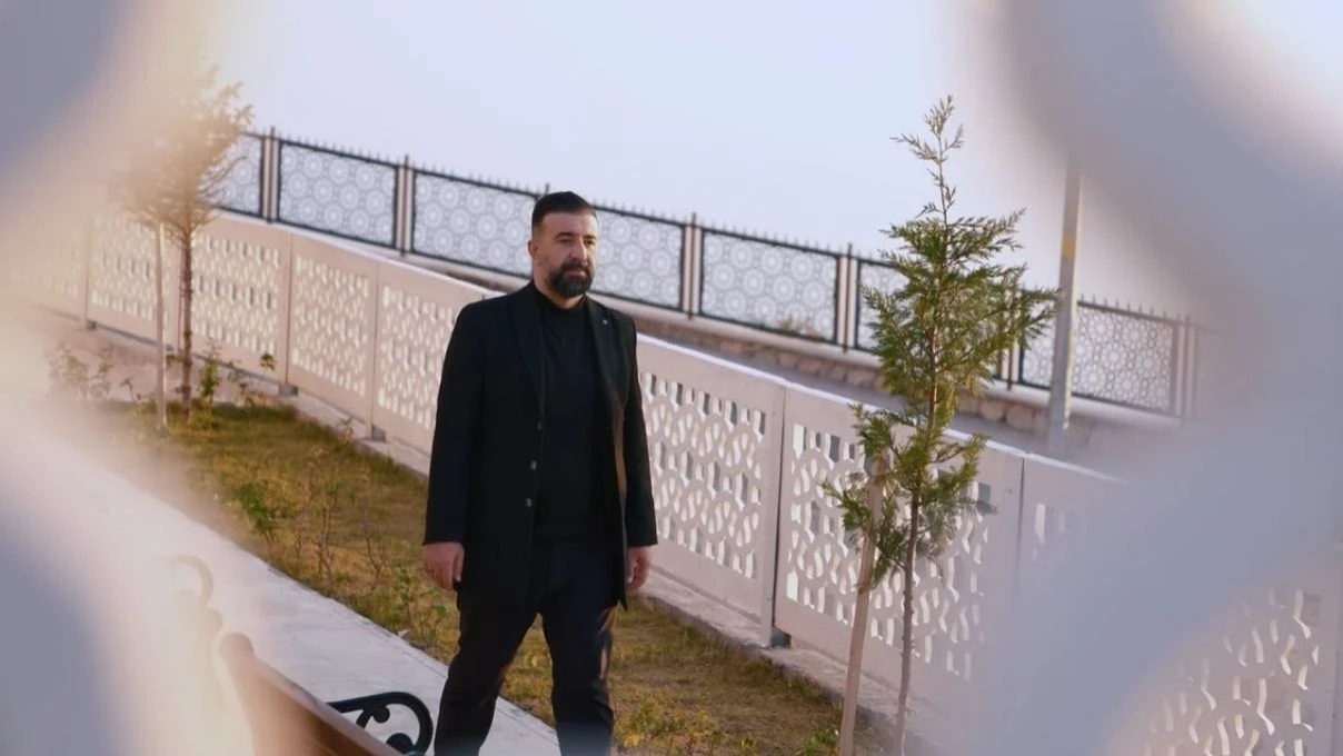 Hasan Bayar kimdir kaç yaşında? Hasan Bayar’ın şarkıları nedir? 2 Hasan Bayar kimdir kaç yaşında? Hasan Bayar’ın şarkıları nedir?