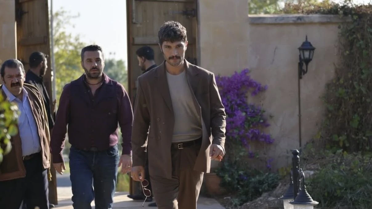 Halef Köklerin Çağrısı’nda Yıldız konağa dönerken nelerle karşılaşacak? Serhat, Sultan ve Melek arasındaki gerilim nasıl sonuçlanacak? 6 Adsiz tasarim 302