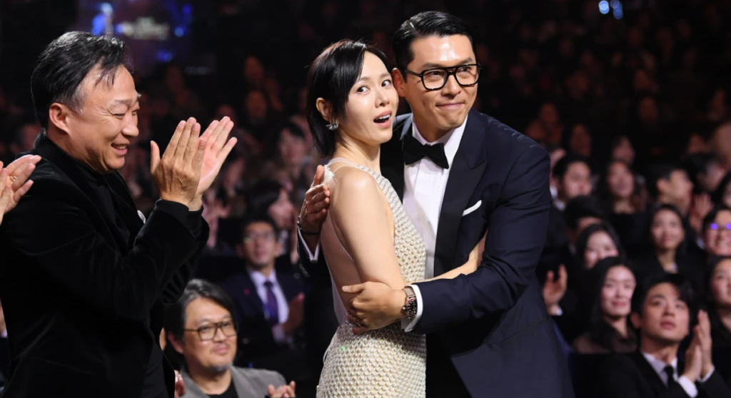 Hyun Bin ve Son Ye-Jin çifti düşman çatlattı! Güney Kore tarihinde bir ilk: Birlikte ödül kazandılar 4 Adsiz tasarim 36 30