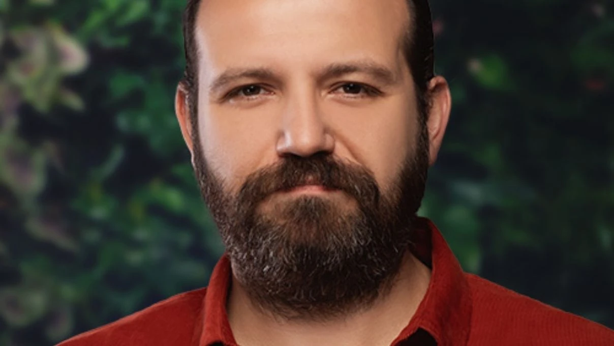 Aşk ve Gözyaşı dizisinde Furkan Akçay rolünü oynayan Mert Denizmen kimdir?
