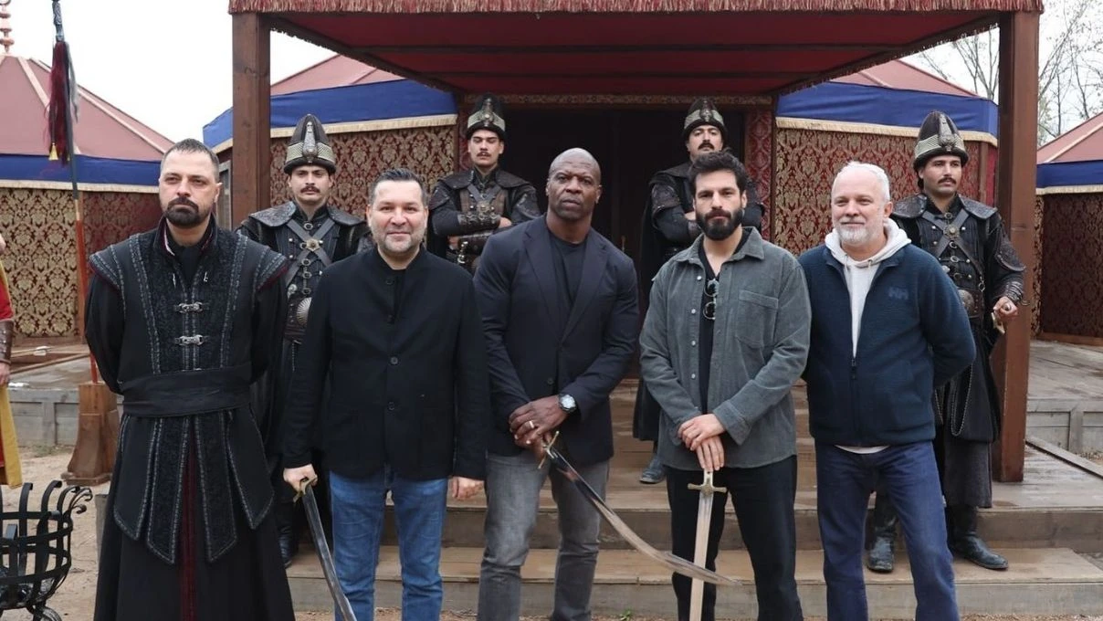 Mehmed Fetihler Sultanı dizinin setine dünyaca ünlü aktör Terry Crews ziyaret etti