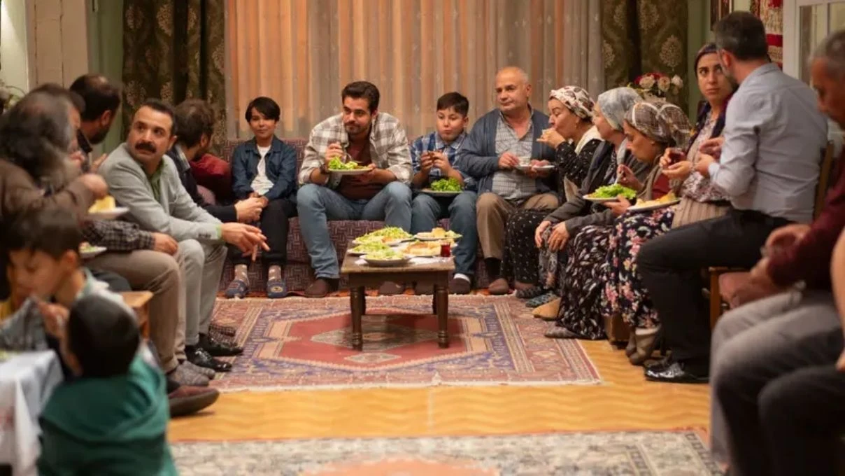 Gönül Dağı 190. Bölümde Taner’in masumluğu ispatlanıyor! Taner ve Selma’yı hangi sürpriz beklemektedir? 7 Adsiz tasarim 5 109