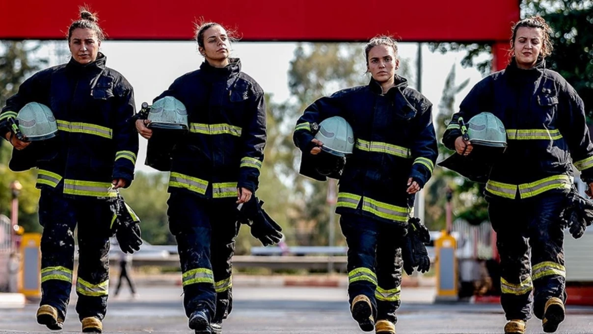 Kadın itfaiyeciler Mersin’de afet eğitiminde zorlu parkurları aşıyor! 1 Adsiz tasarim 5 72