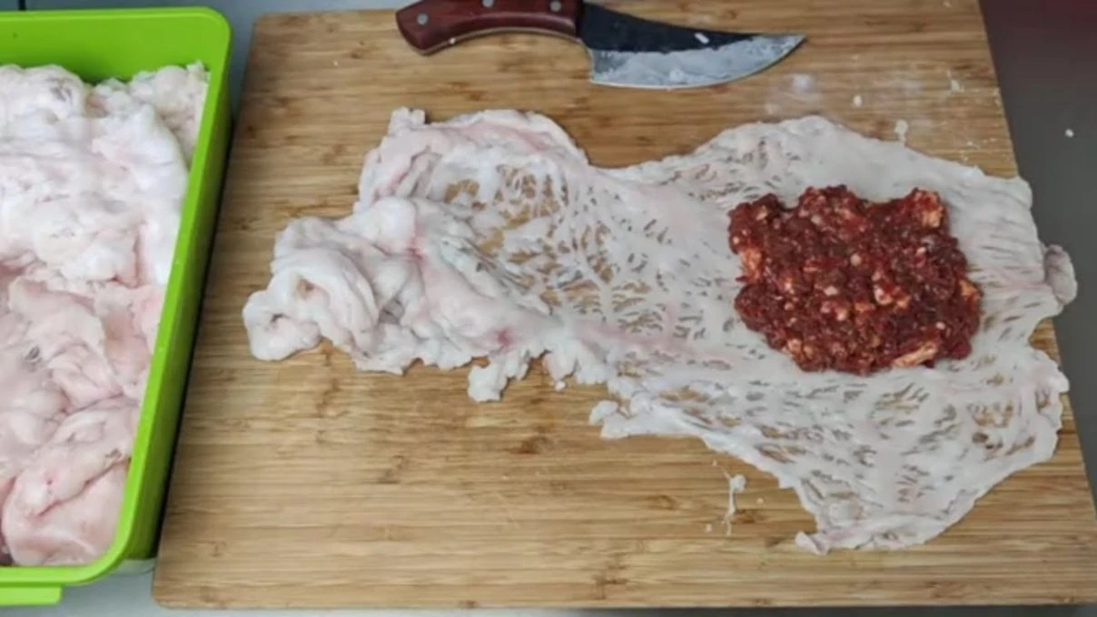 MasterChef ciğer sarma tarifi! Kuzu gömleğinin eşsiz lezzetiyle deneyin 5 Adsiz tasarim 7 72