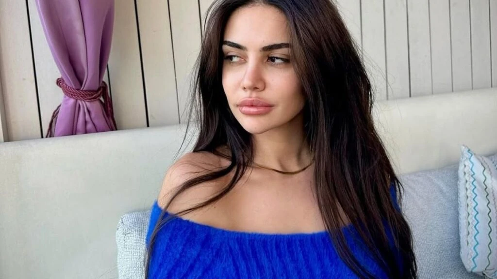 Ünlü fenomen Ece Ronay kimdir kaç yaşında ne iş yapıyor?