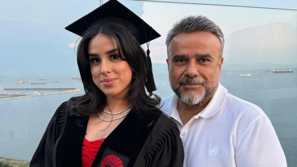 Ünlü şarkıcı Bülent Serttaş’ın kızı Miray üniversiteden mezun oldu! “Seninle her zaman gurur duyacağım”