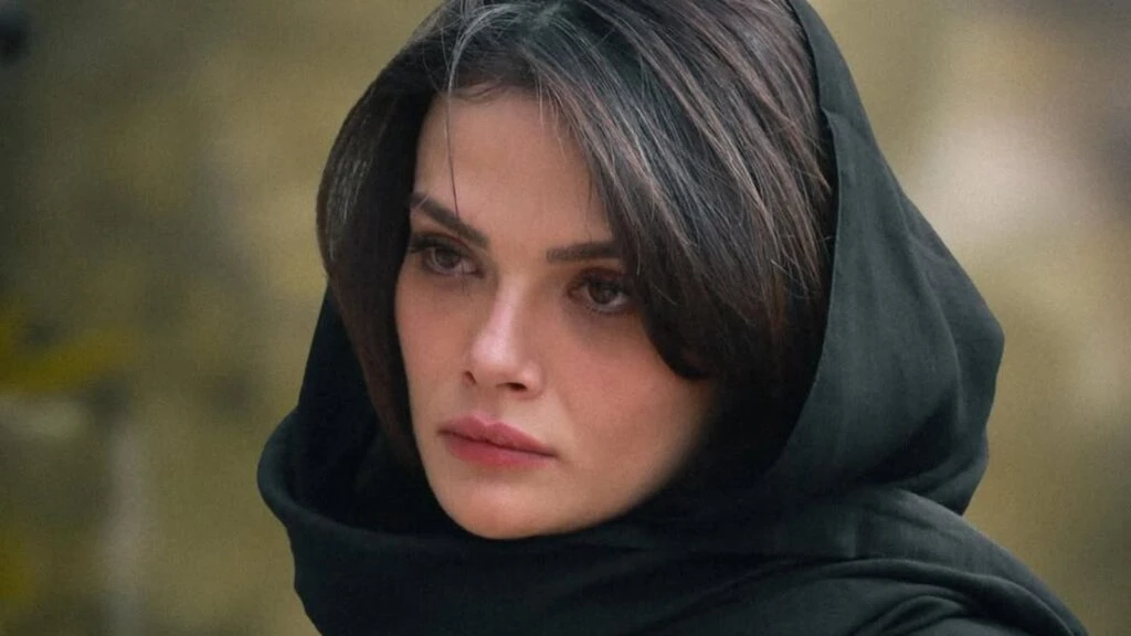 Esra Bilgiç gitti yerine Sinem Ünsal geldi 