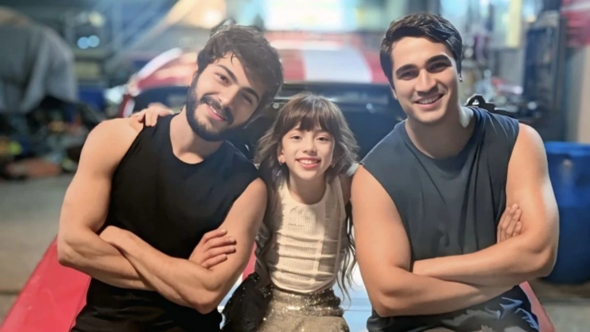 Rahimcan Kapkap ve Afra Saraçoğlu sevgili mi? Eski sevgili Mert Ramazan Demir detayı dikkat çekti 10 Rahimcan Kapkap ve Afra Saraçoğlu sevgili mi? Eski sevgili Mert Ramazan Demir detayı dikkat çekti