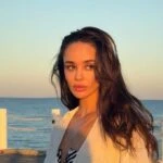 Akasya Duraginin Dileki Pelin Sonmez guzelligiyle meydan okuyor