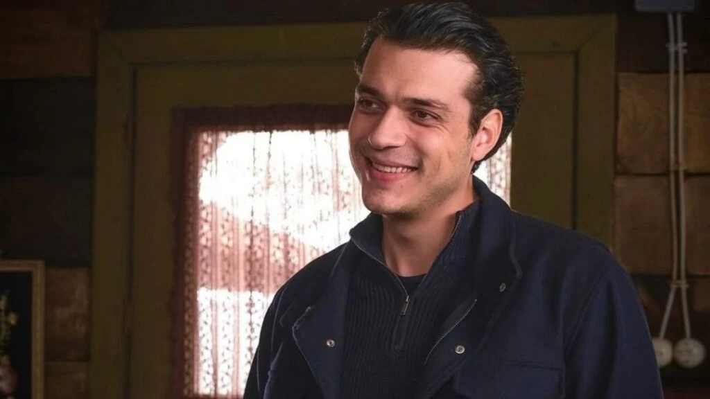 Ali Önsöz ABİ dizisinin oyuncu kadrosuna dahil oldu! Fikret rolüyle ekranlara dönüyor