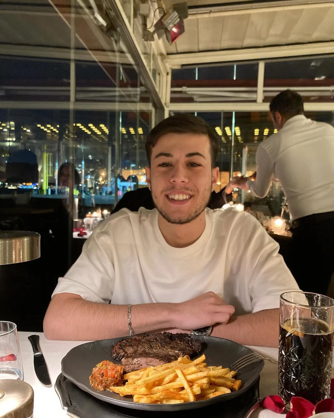 Bizim Hikaye’nin Fikret’i Alp Akar Survivor 2026 kadrosuna dahil oldu! Kariyerine yeni bir başarı ekleyecek 8 Alp Akar 2