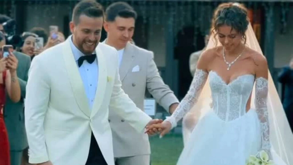 Alper Rende ve Betul Cakmak evlendi Nikahi Ilker Ayrik kiydi