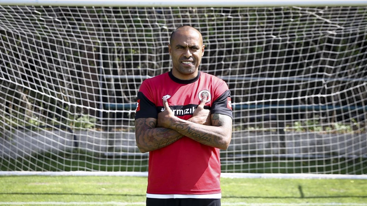 Survivor yarışmacısı Mert Nobre kimdir kaç yaşında? Mert Nobre evli mi? 5 Asli 2025 11 04T123231.873