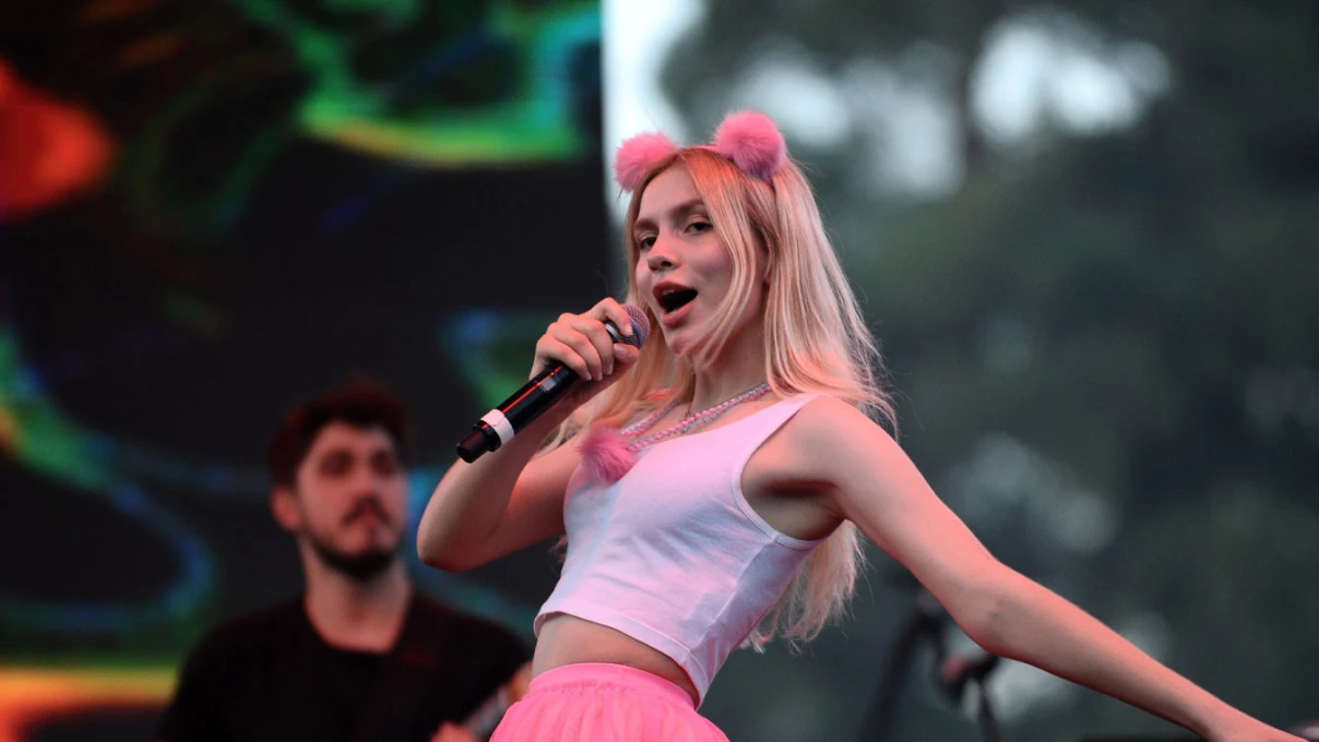 Aleyna Tilki’den Güllü’ye duygusal veda! Aleyna Tilki özel cover çıkaracağını açıkladı 8 Asli 2025 11 07T102125.711