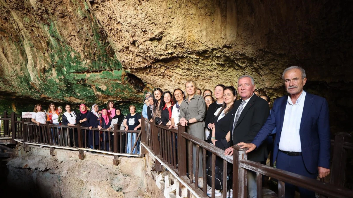 Merkezefendi Belediyesi kadınlara özel projesi! Haydi kadınlar Pamukkale'ye etkinliği büyük ilgi görüyor 4 Asli 2025 11 07T110451.341