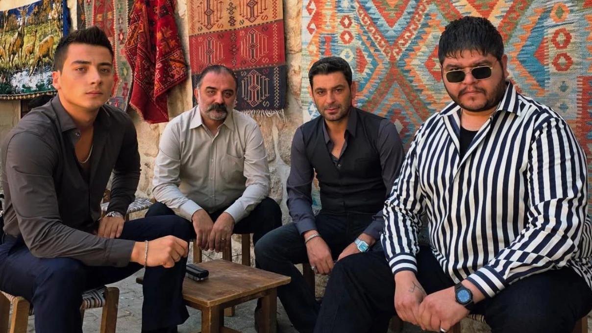 Burak Şafak'tan şaşırtan aşk itirafı! Uzak Şehir'in Kadir'i kiminle sevgili 4 Asli 2025 11 29T160740.577