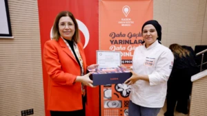 KADEM’İN depremzede kadınlara umut olan projesi! Kadınlar ünlü şeflere yemek yaptı