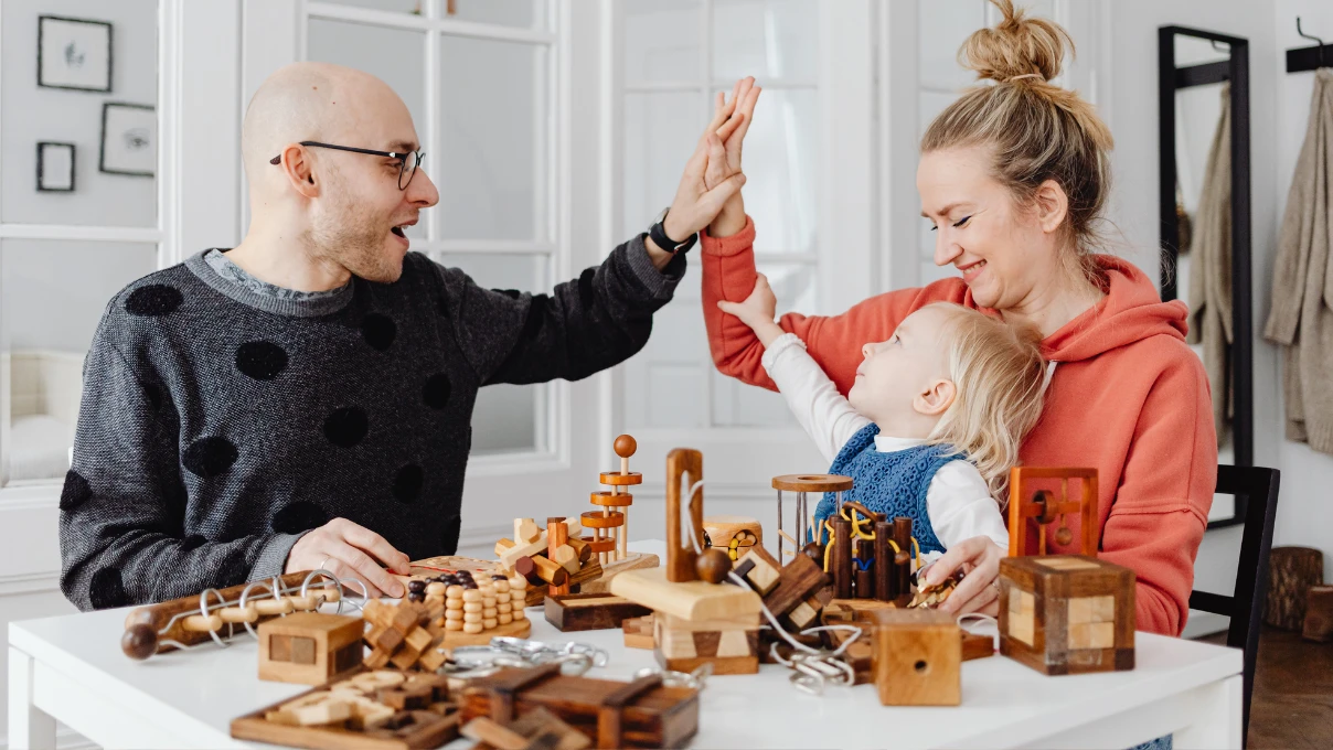 Yeni yıl akşamı ailecek oynanabilecek oyunlar nelerdir? Tabu, tombala ve okey oyunları 6 Asli 2025 12 08T150631.998