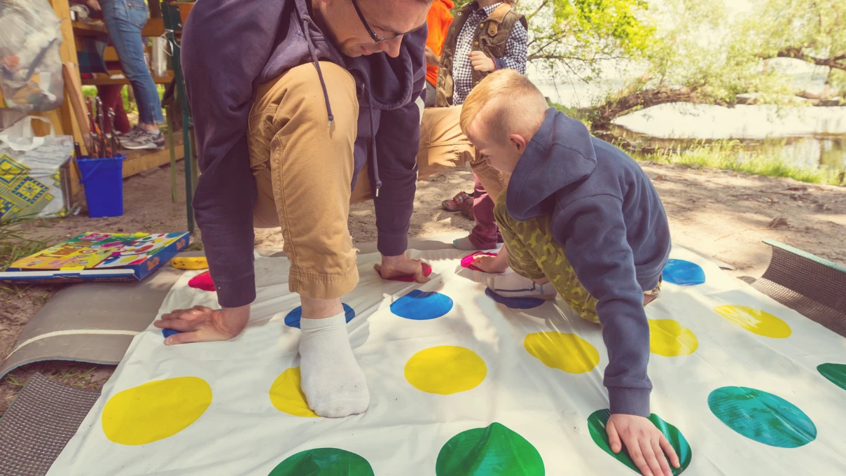 Yeni yıl akşamı ailecek oynanabilecek oyunlar nelerdir? Tabu, tombala ve okey oyunları 7 Asli 2025 12 08T151013.573