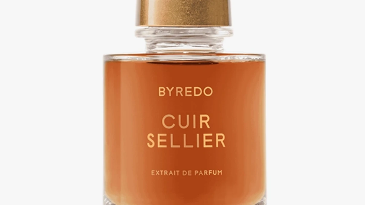 Özel günlerde gün boyu kalacak kokular! 2026 en güzel parfüm kokular 5 Asli 2025 12 10T171435.879