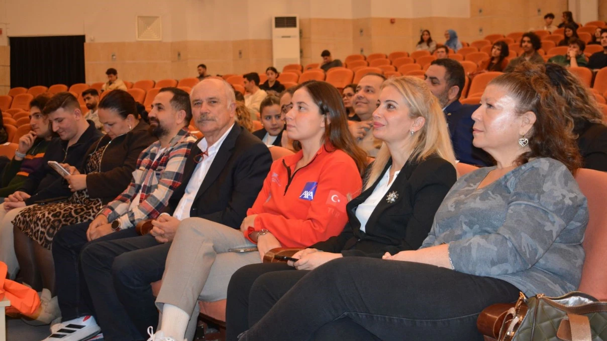 Bengisu Avcı başarı hikayesini hayran bıraktı! Egeli mezunlar ve öğrenciler aynı çatı altında 5 Asli 2025 12 11T111944.807