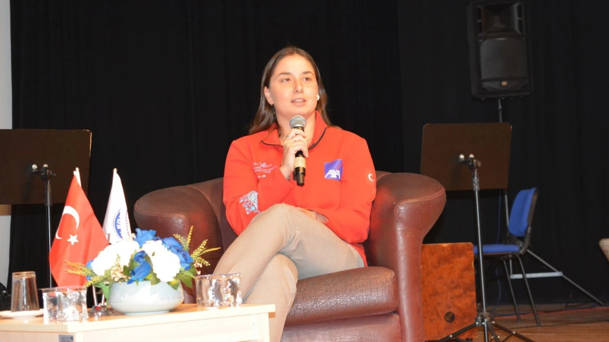 Bengisu Avcı başarı hikayesini hayran bıraktı! Egeli mezunlar ve öğrenciler aynı çatı altında 7 Asli 2025 12 11T112019.842