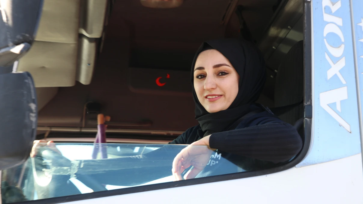 Rabia Demir önyargıları yıkarak hayalini gerçekleştiriyor! Sivas'ın ilk silobas şoförü 5 Asli 2025 12 11T134721.876