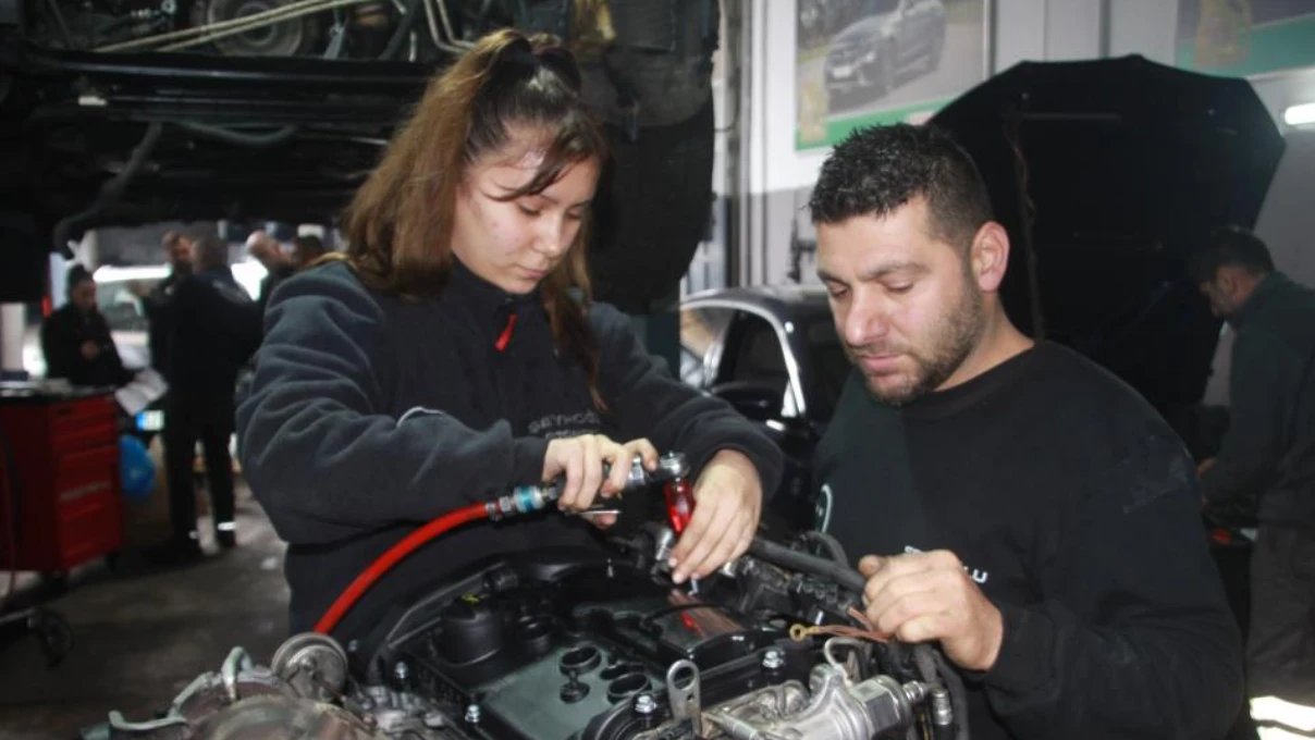 Dilem Selis Altınordu'nun tek kız çırağı! Azmiyle örnek oluyor 5 Asli 2025 12 11T145058.775