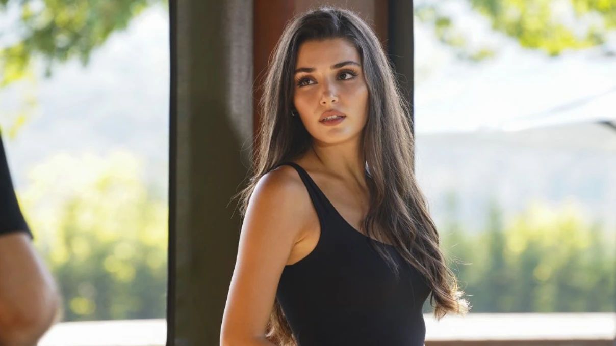 Hande Erçel'in yeni aşkı gündem oldu! Sevgilisinin 45 yaşında olduğu iddia edildi 8 Asli 2025 12 11T161149.167