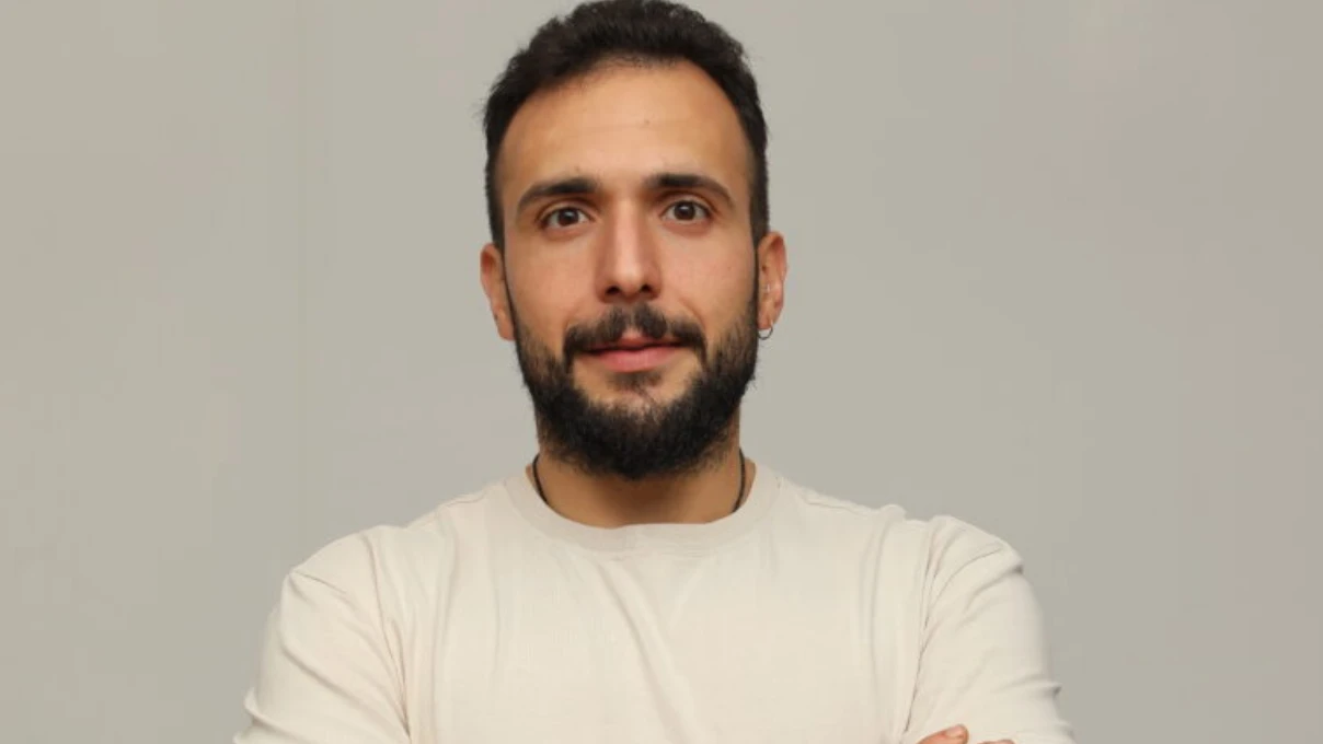 MasterChef yarışmacısı Barbaros Yoloğlu eşi kimdir? Barbaros Yoloğlu boşandı mı? 4 Asli 2025 12 11T171101.950