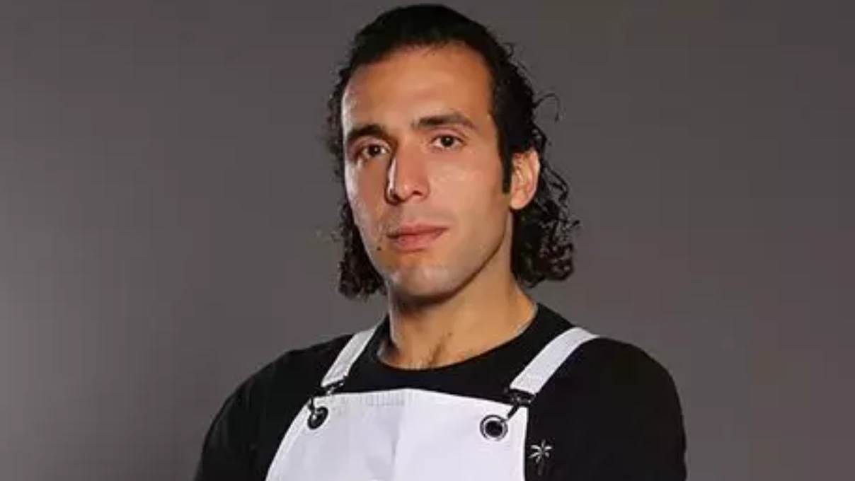 MasterChef yarışmacısı Barbaros Yoloğlu eşi kimdir? Barbaros Yoloğlu boşandı mı? 5 Asli 2025 12 11T171116.936